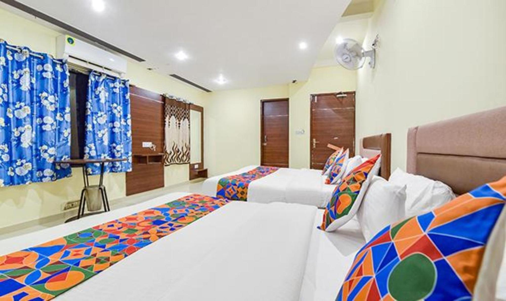 Fabexpress Poonam Palace Ahmedabad Exteriör bild