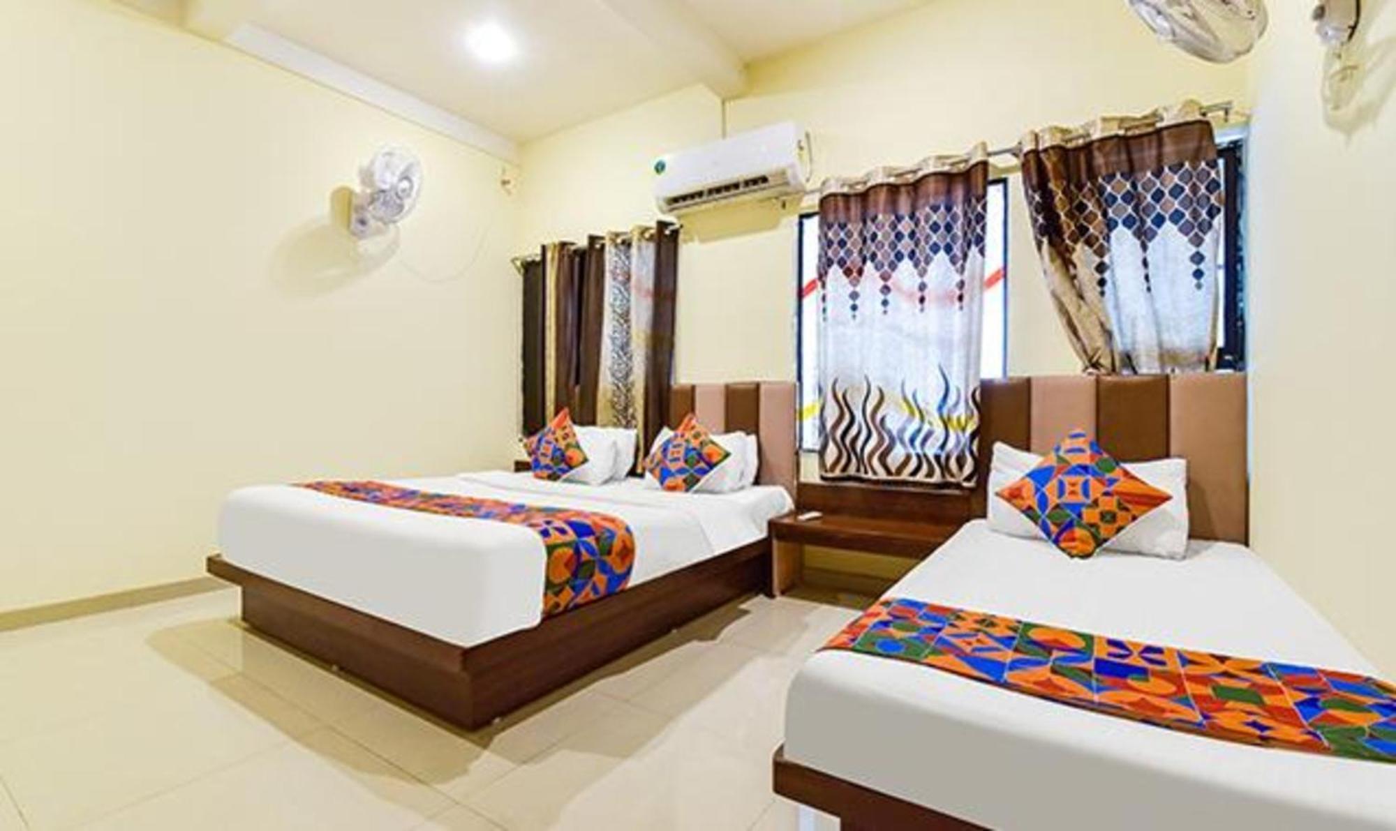 Fabexpress Poonam Palace Ahmedabad Exteriör bild